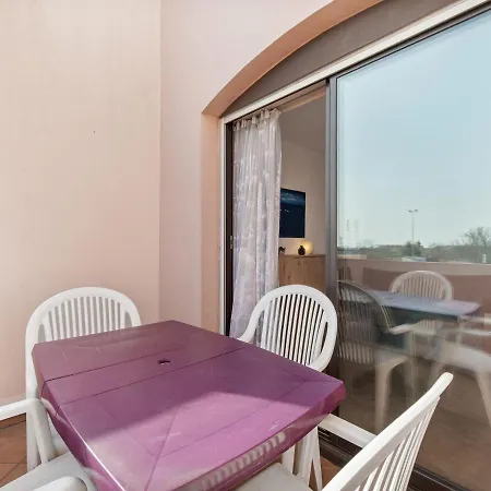 1 Bedroom Apartment For 4 Agde