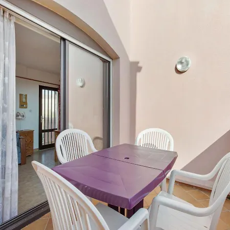1 Bedroom Apartment For 4 Appartamento Agde